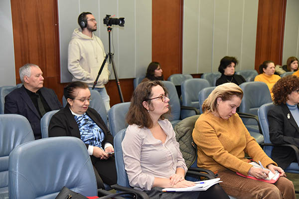 опитни изследователи